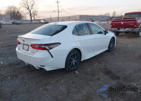 2024 Toyota Camry Se z USA, uszkodzony, nr VIN 4T1G11AK7RU876552